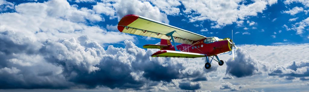 Bildquelle: https://pixabay.com/de/photos/flugzeug-propeller-fl%C3%BCgel-flug-1499171/